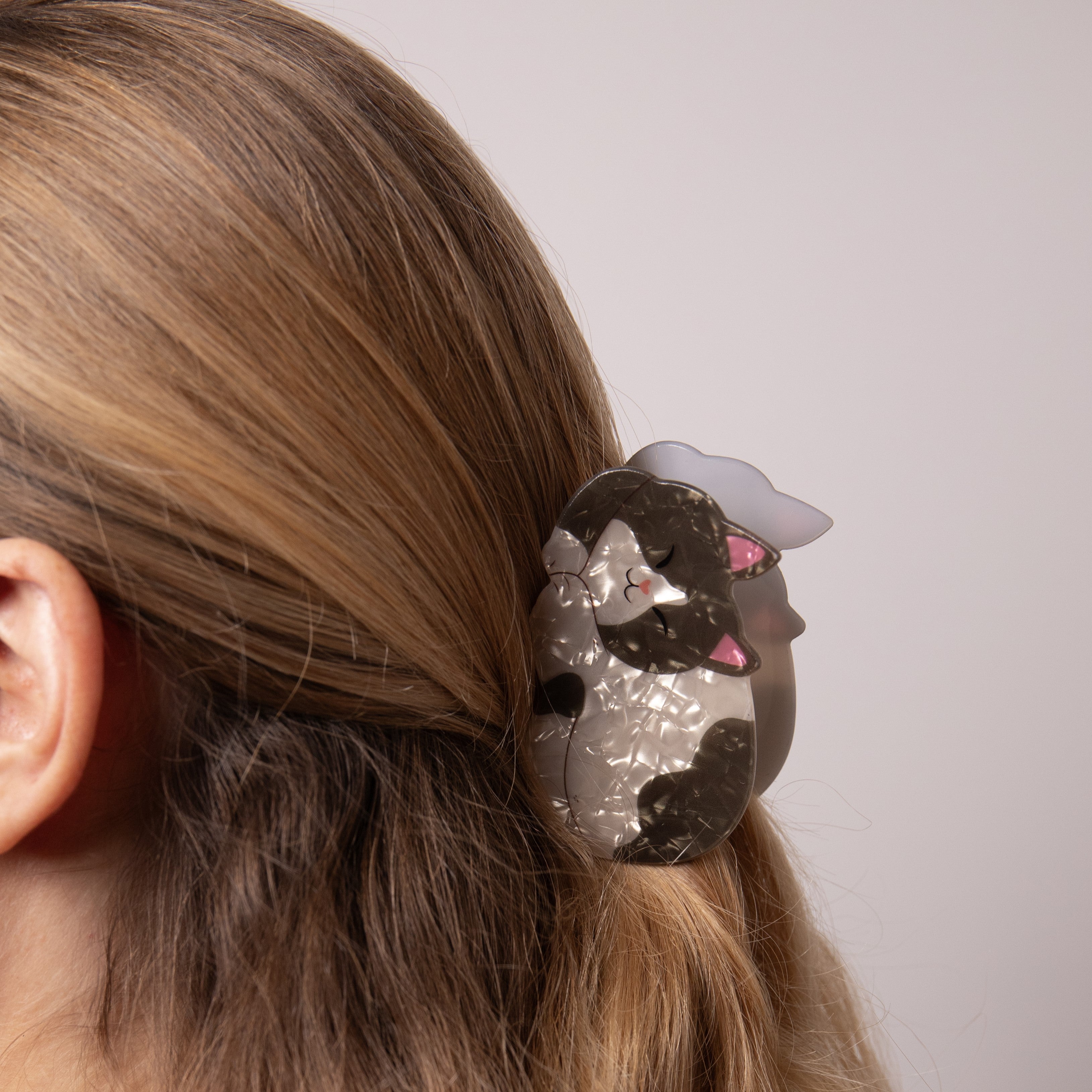 Brown and White Sleeping Cat Claw Clip