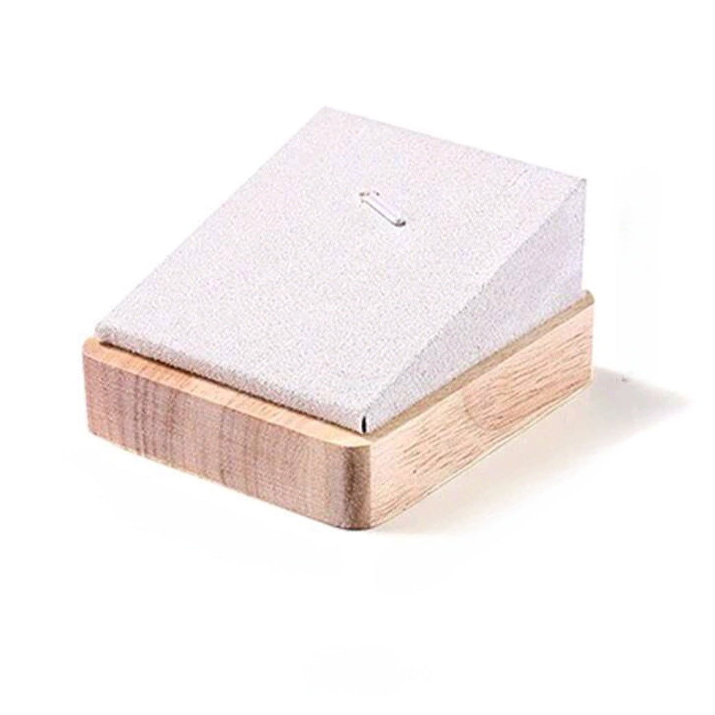 Compact Necklace Display